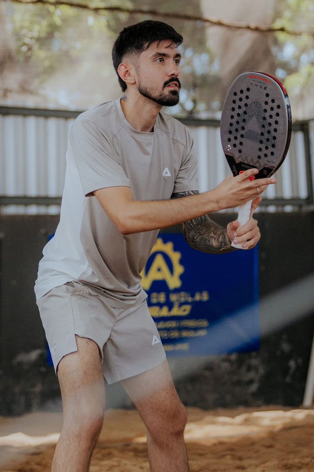 Prof. Max — Professor de beach tennis na Arena B2 Burilli